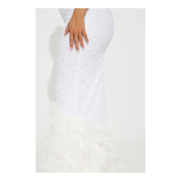 Zoey Feathered Sequin Gown - Medium - Picture 4 of 6